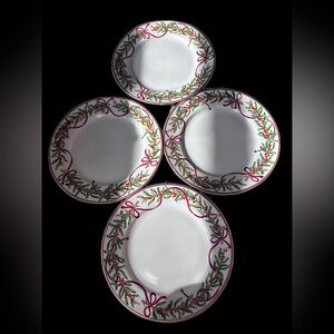 QUEENSBERRY FINE CHINA SET OF FOUR BREAD & BUTTER PLATES